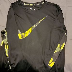 Nike Dry Fit Liner Shirt Boys xl long sleeve